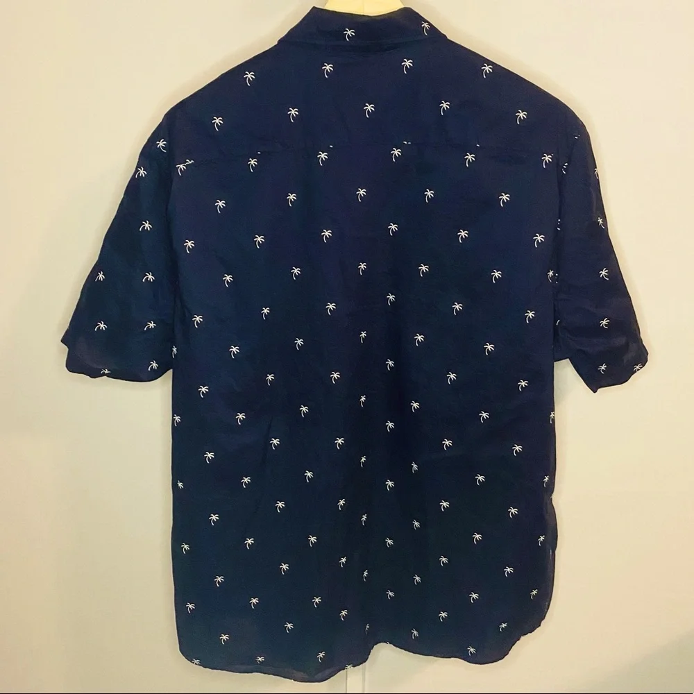 H&M Navy with Palm Trees Men's short sleeve button up shirt - Picture 3 of 7